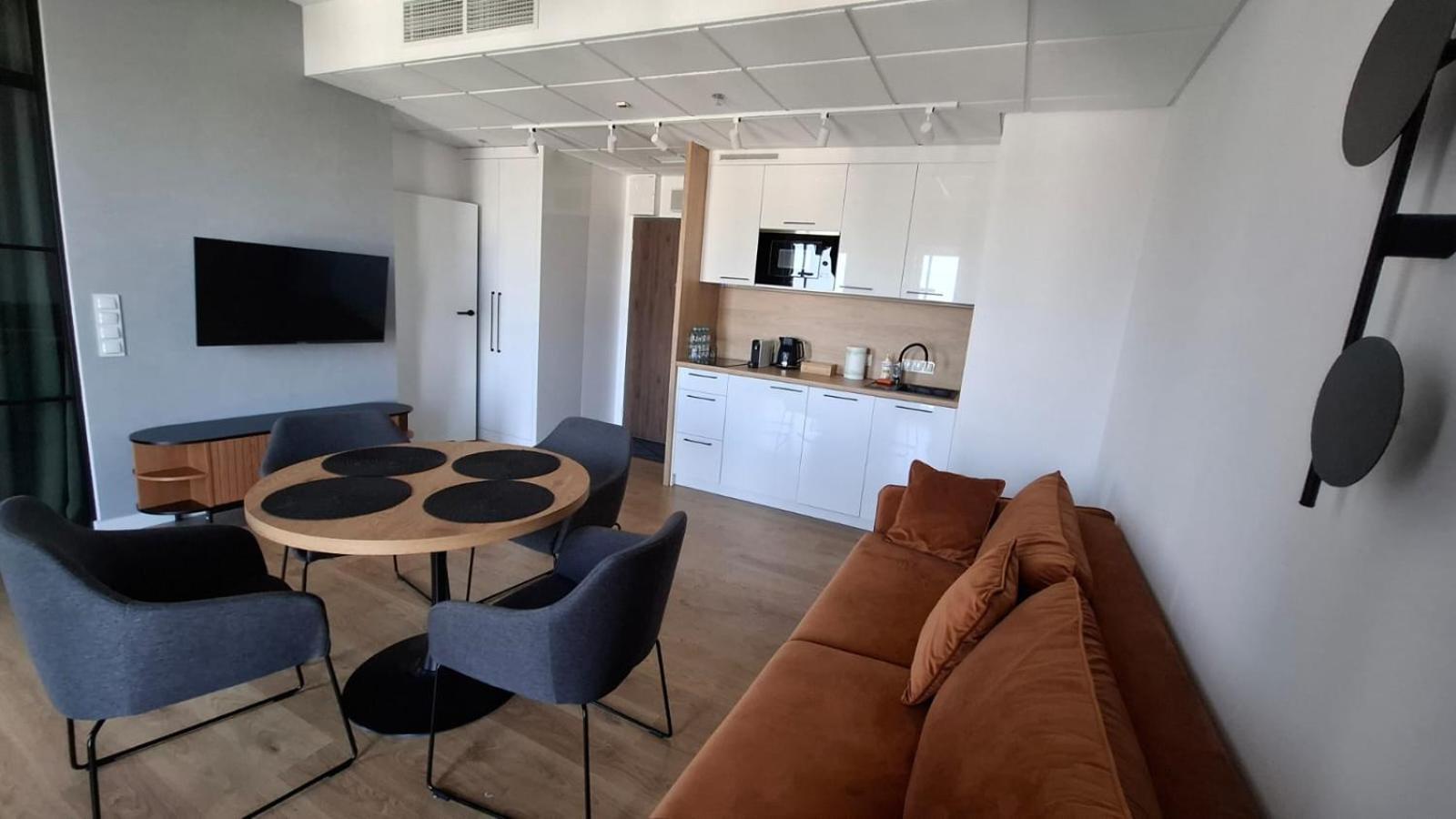 Apartment Wola Tower Warschau